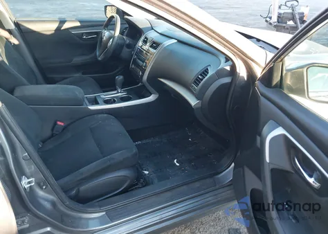 2015 Nissan Altima 2.5 S z USA, uszkodzony, nr VIN 1N4AL3AP7FC135286